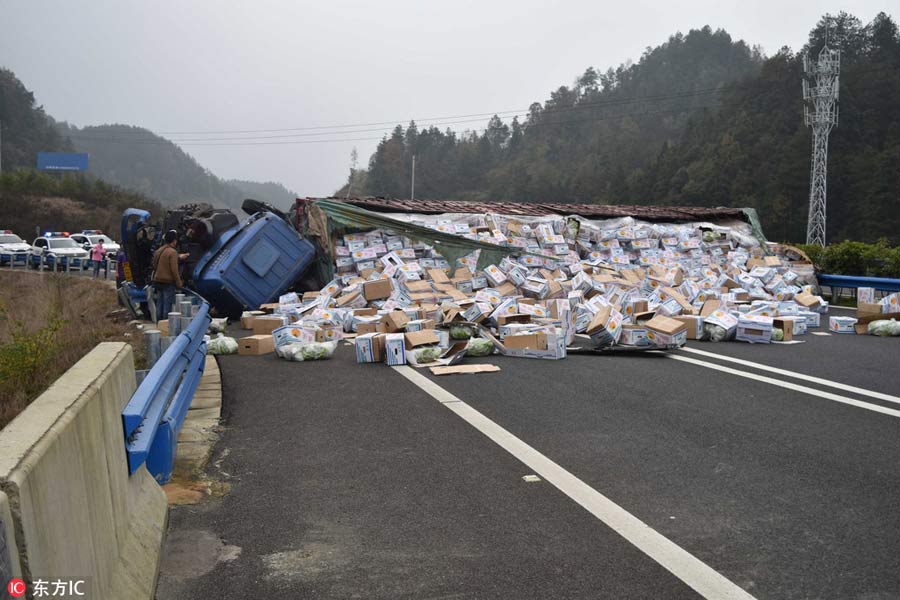 Real-life 'chicken run' in Guizhou