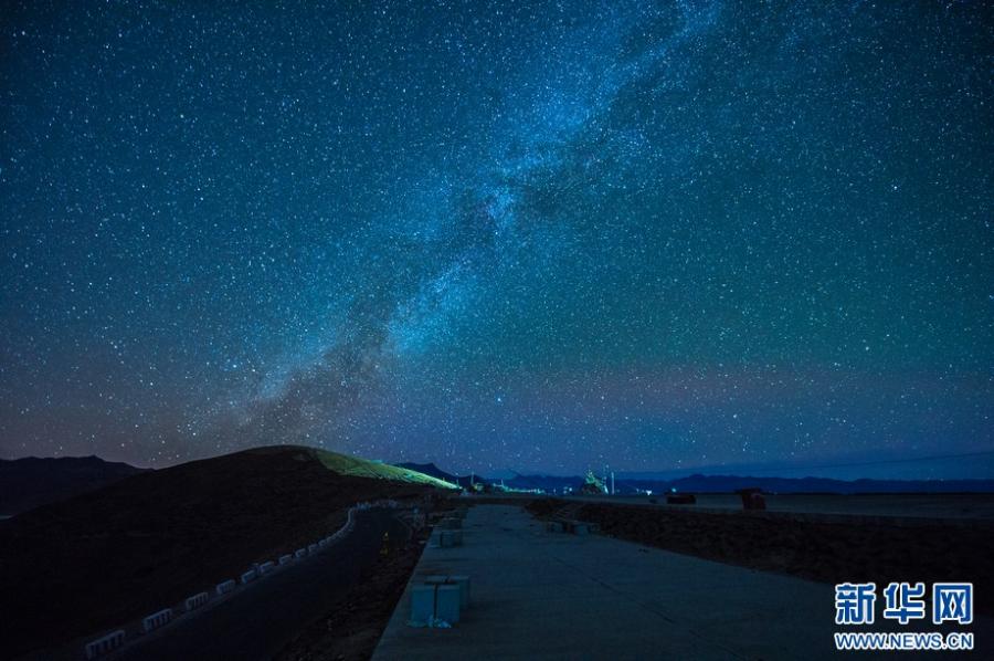 Yamdrok Lake – best spot for stargazing in Tibet