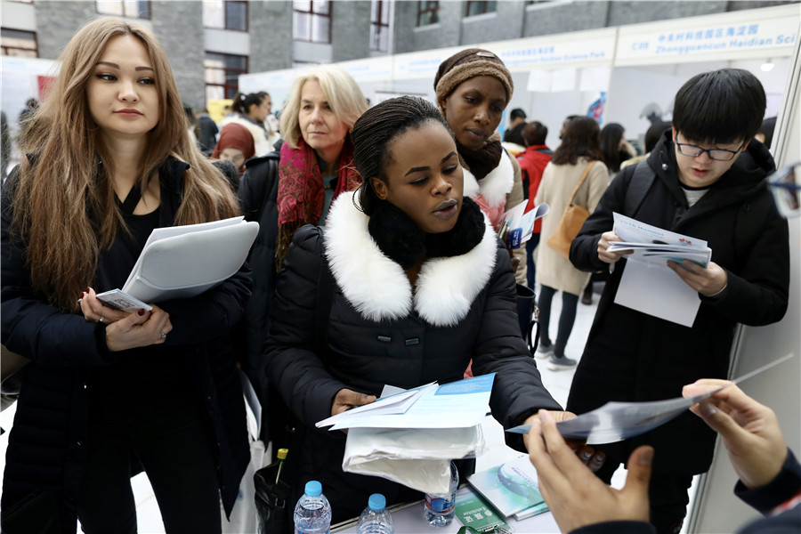 Job fair for foreign students kicks off in Beijing