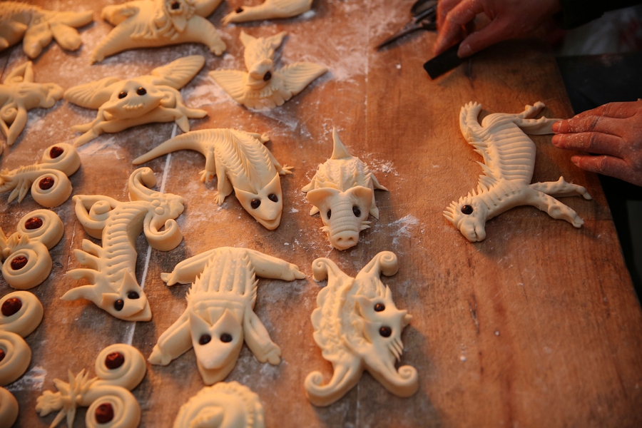 Man focuses life on intricacies of Chinese patterned steamed buns