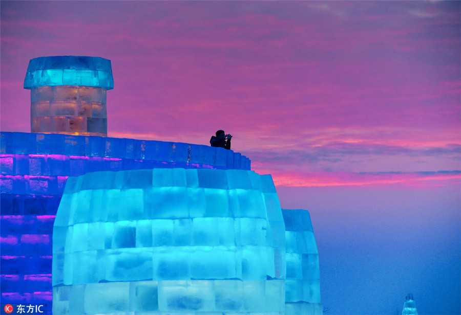 Ice sculptures light up Harbin