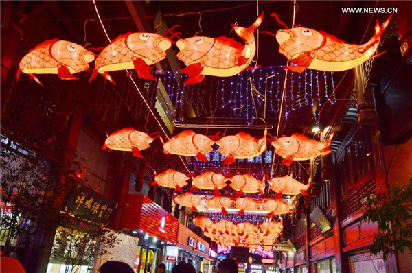 Snapshots of Chinese celebrating Spring Festival