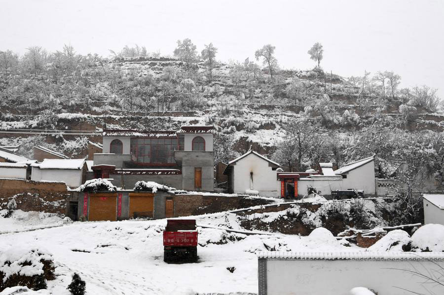 Snowfall hits NW China's Gansu