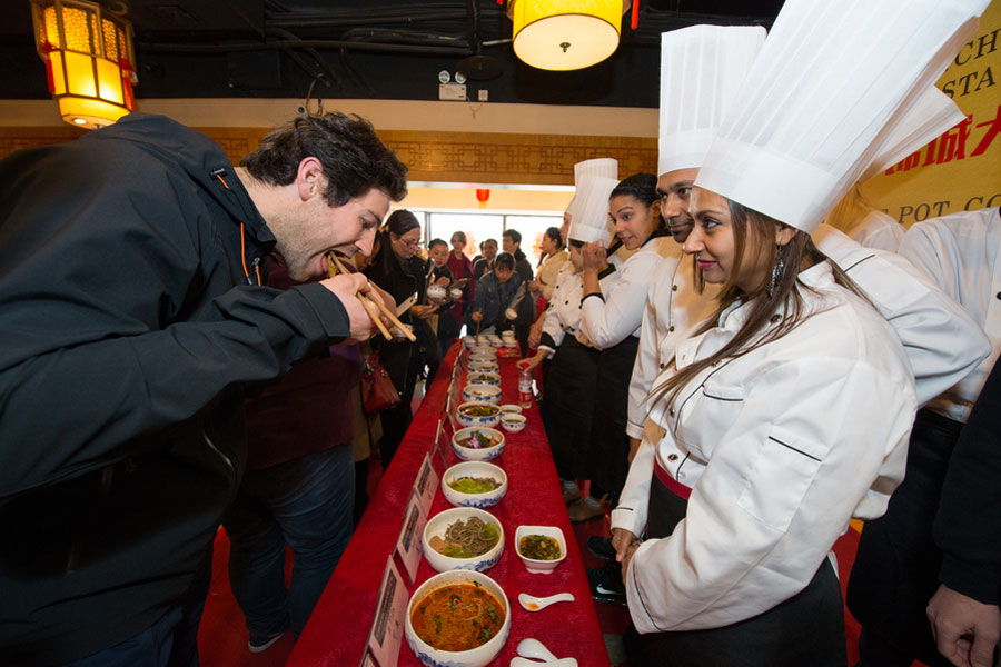 First foreigner-only hot pot contest held in Southwest China's Chengdu