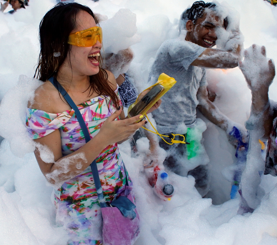 Celebrants mark festival by making a splash