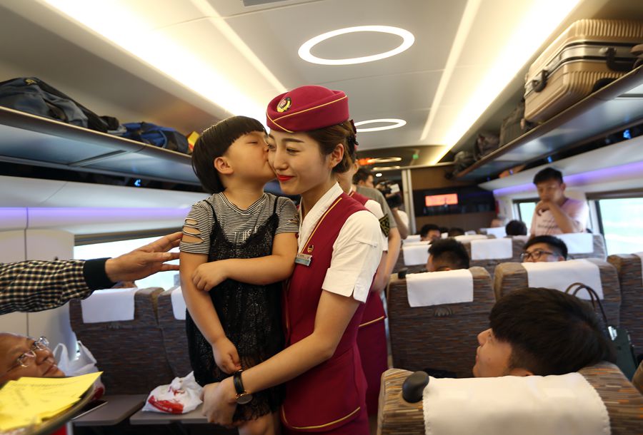 New bullet train reaches Shanghai from Beijing in 5 hours and 45 minutes