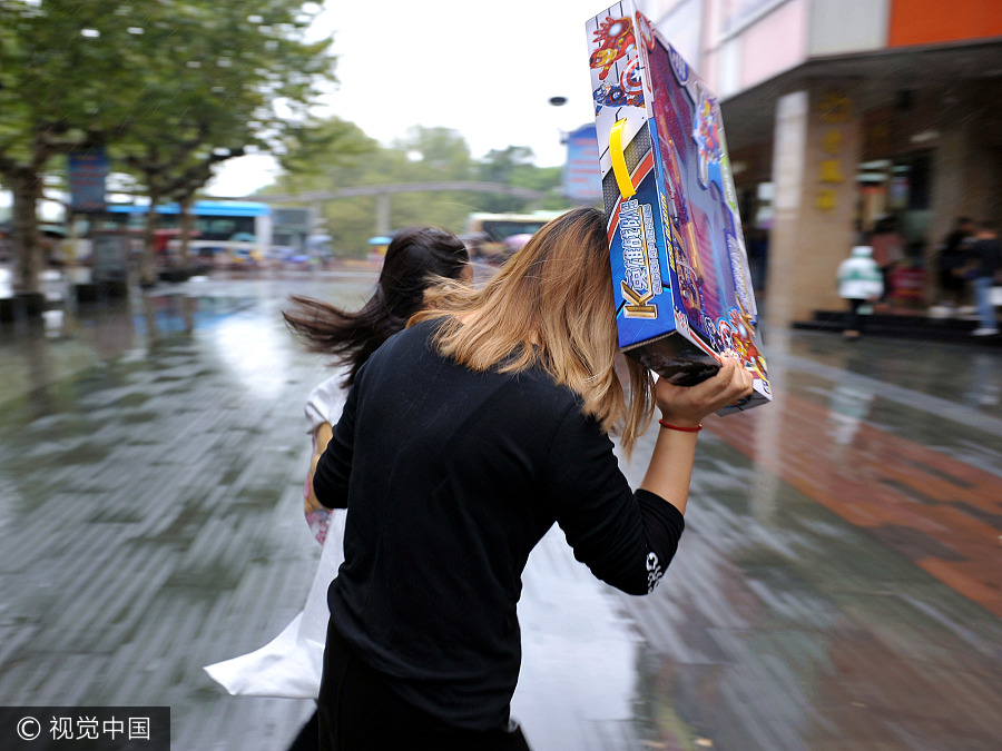 Typhoon Khanun makes landfall in S China