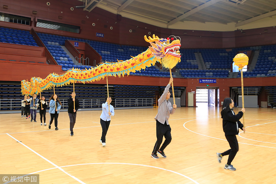 University opens dragon dance class