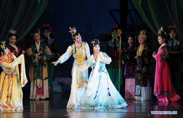 Famous dancer performs Dream of the Red Chamber in Beijing