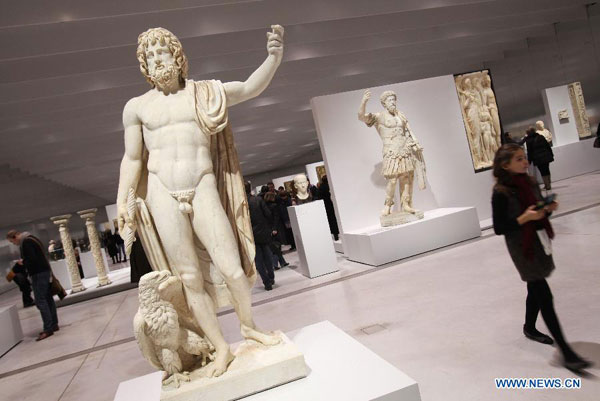 Regional branch of Louvre Museum opens in France