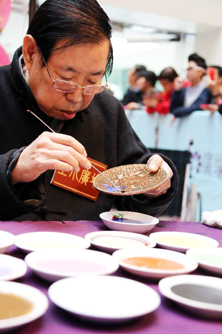 Zhang Tonglu's cloisonne art works exhibited in HK