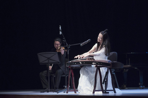 A good hair-day for the guzheng