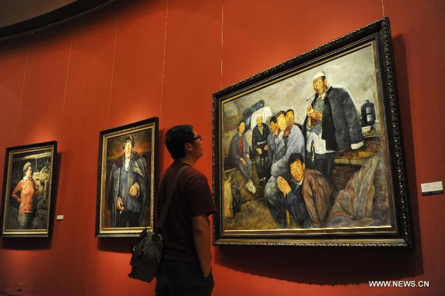 Paintings of Chinese oil painter displayed in Beijing