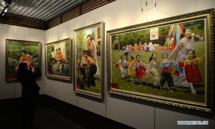 DPRK oil paintings displayed in China's Hebei