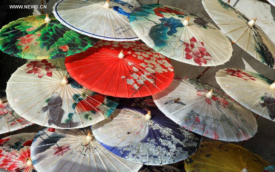 Oil paper umbrellas made in Sichuan