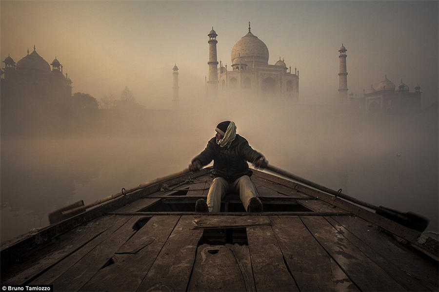 Photograph portraying Chinese fishermen wins top prize