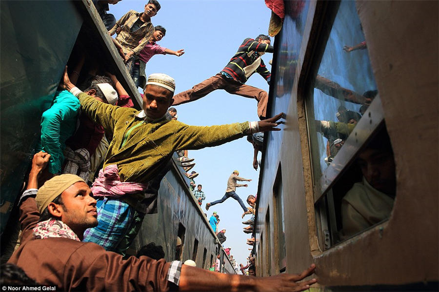 Photograph portraying Chinese fishermen wins top prize