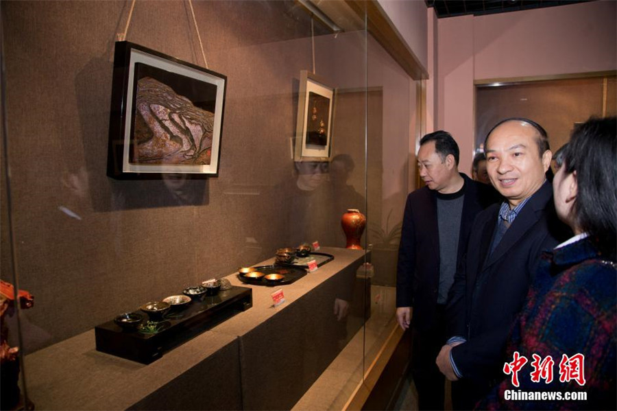 Arts and crafts exhibition held in Fuzhou