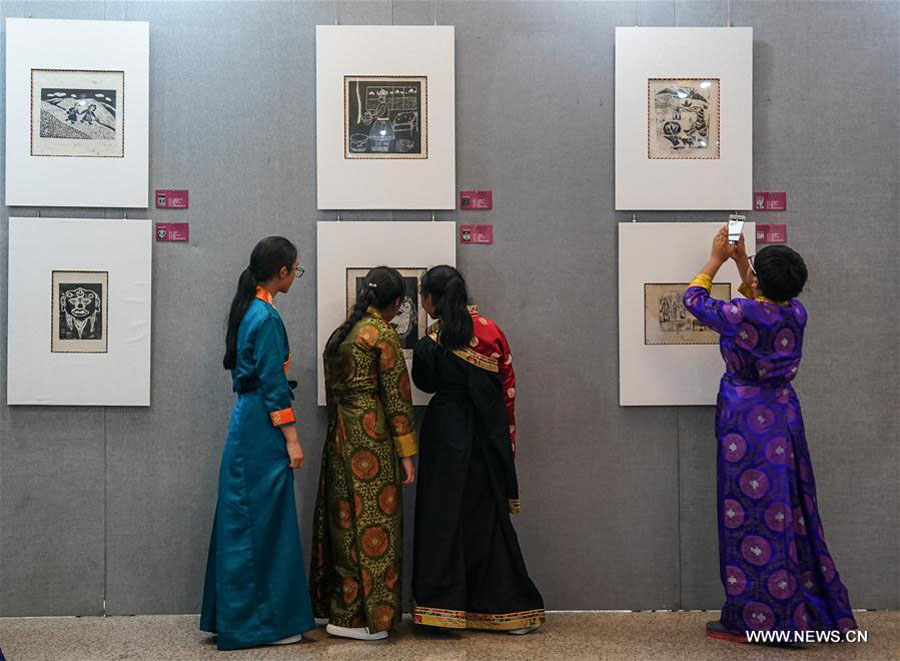 Artworks created by Tibetan students exhibited in Beijing