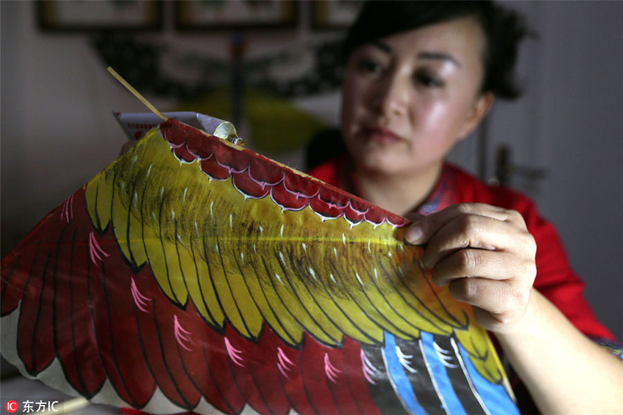 Master of kite-making wants craft to soar high