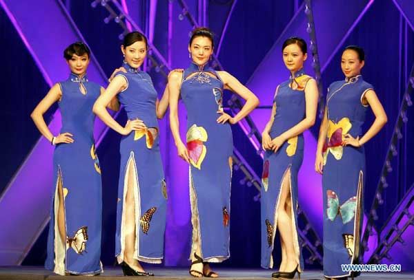 Cheongsam exhibiting and promoting activity held in Shanghai