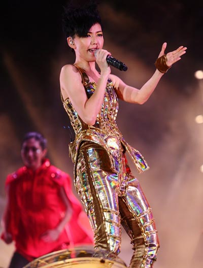 Stefanie Sun holds concert in Singapore