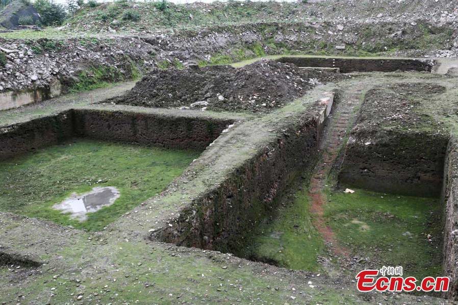 Ruins of ancient streets unearthed in downtown Chengdu