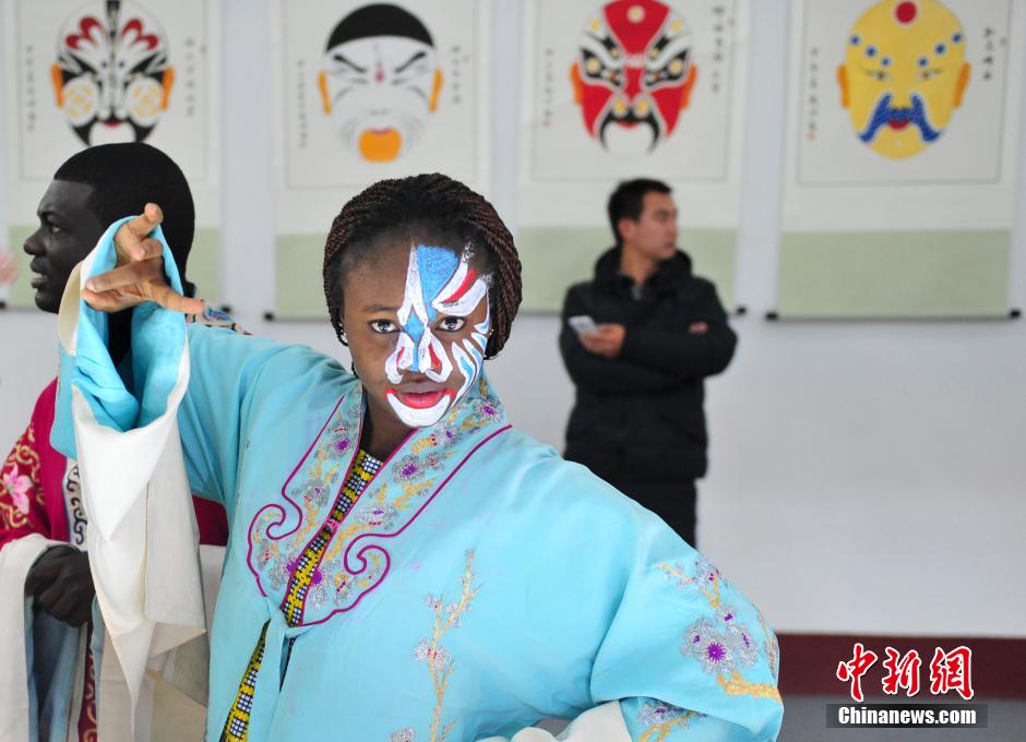 Peking Opera performed by international students