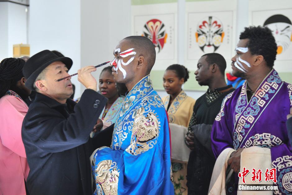 Peking Opera performed by international students