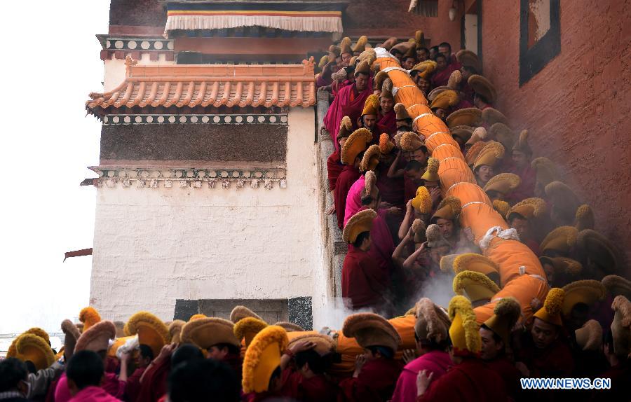 Buddha thangka display in NW China's Gansu