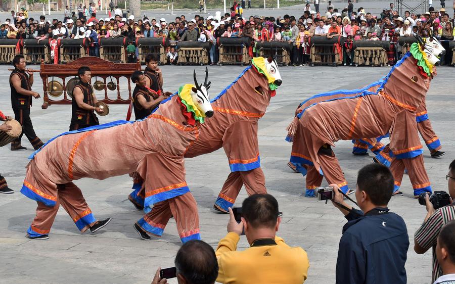 Cultural carnival parade held in China's Yunnan