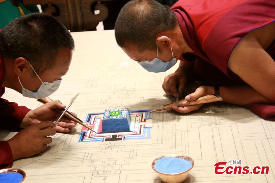 Sand mandala creation debuts in Tianjin