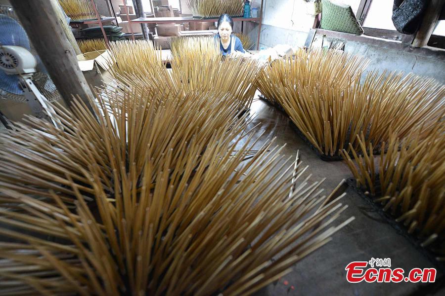 Old chopsticks manufacturer facing decline