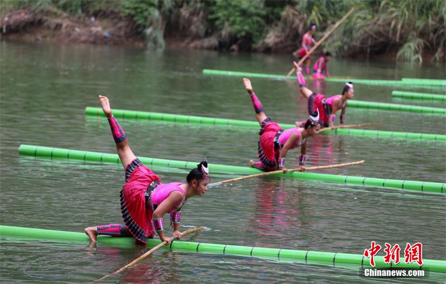 Traditional single bamboo drifting