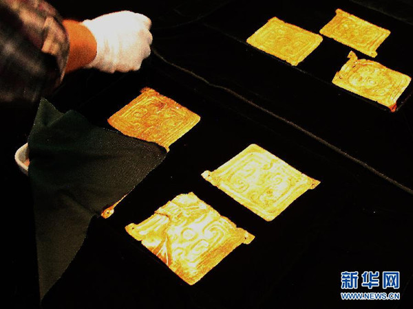 French collector hands over another 24 gold relics to China