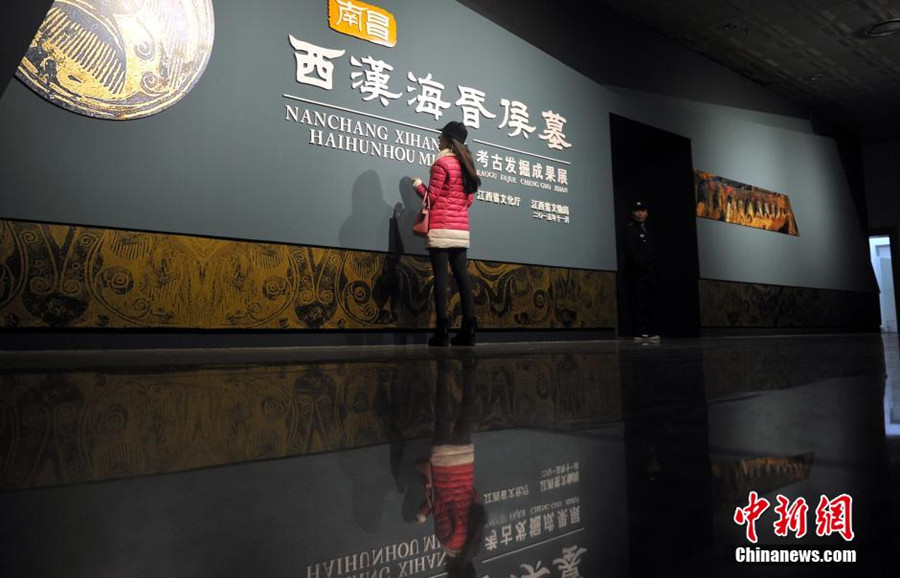 Jiangxi exhibits dazzling Haihuhou cemetery finds