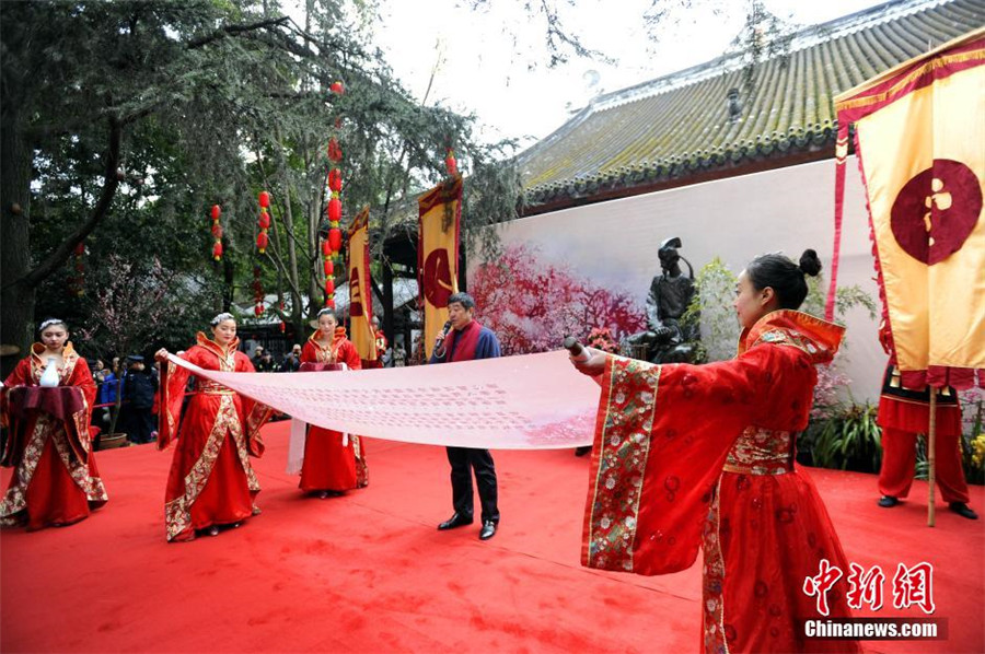 Worship ceremony held during the 'Day of Men' in Chengdu