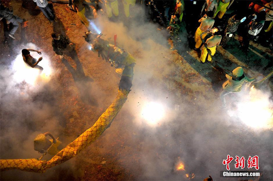 Firecracker Dragon Festival celebrated in Guangxi