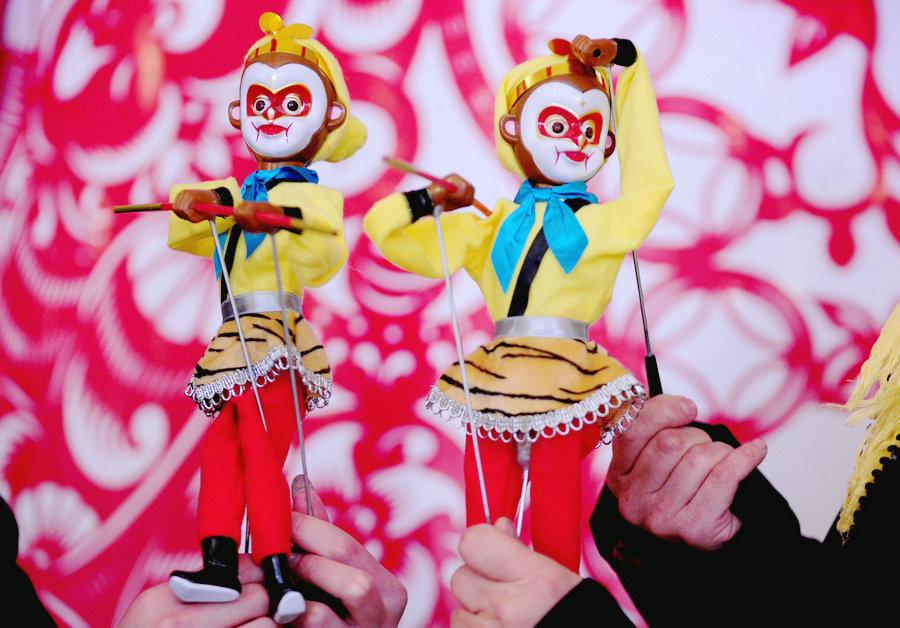 Intangible cultural heritage exhibition to celebrate Lantern Festival held in Shenyang