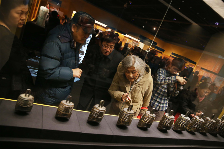 Beijing museum displays Haihunhou tomb artifacts