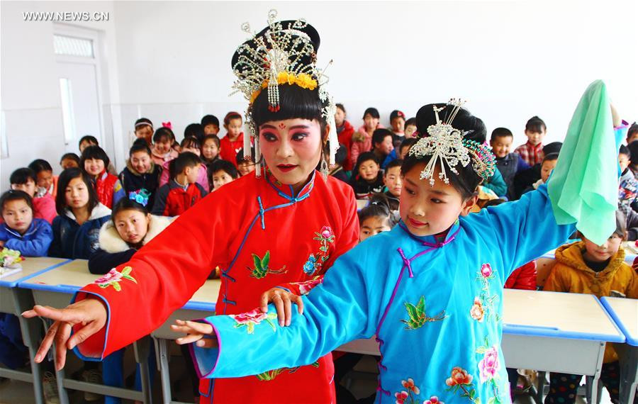 Actors teach pupils about operas as World Theatre Day approaches