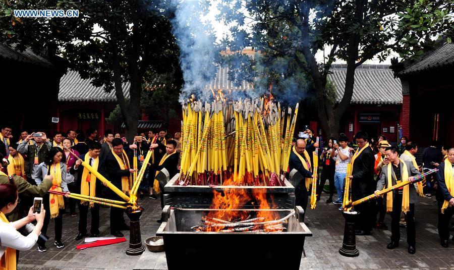 Ancestor worship grand ceremony to honor Huangdi held in C China