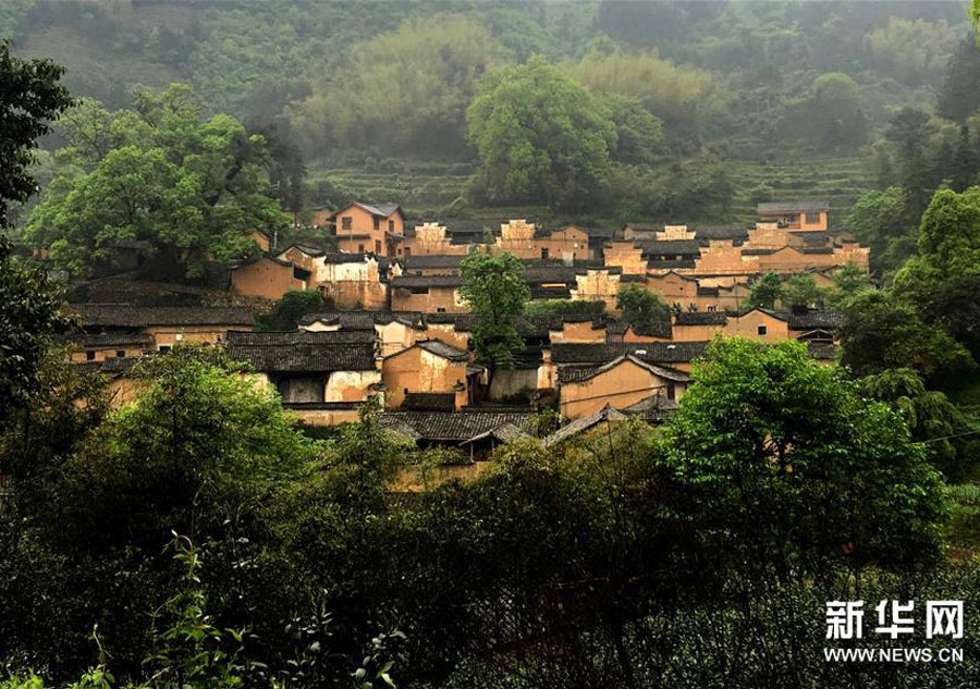 Saving ancient buildings in Zhejiang province