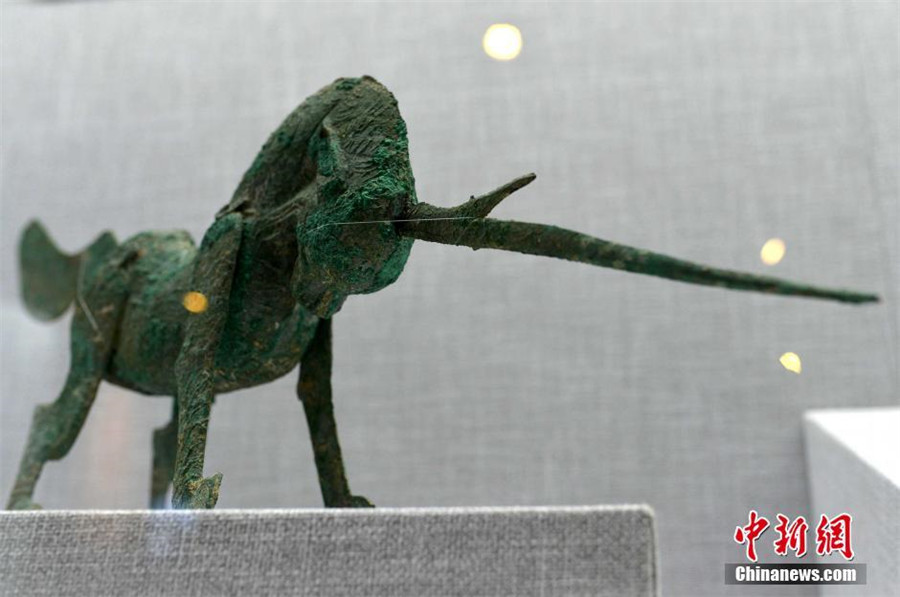 Relics from 'Ancient Tea Horse Road' on display in Lhasa