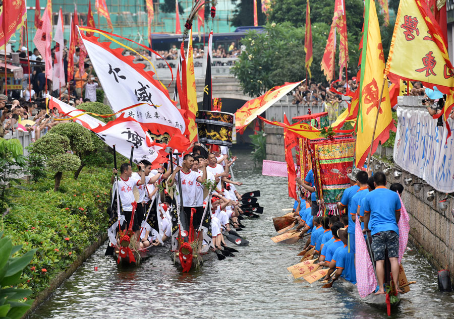 China celebrates Duanwu Festival with dragon boat parade