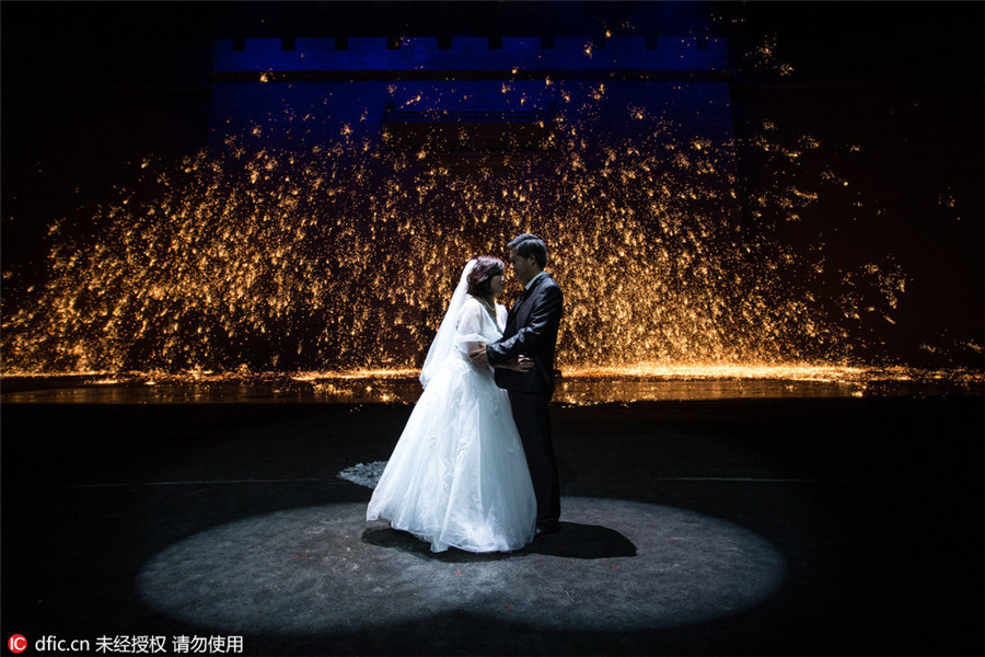 Wedding under molten iron