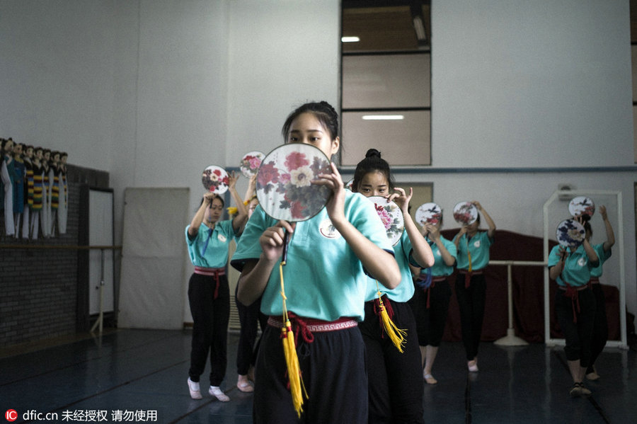 Wuhan gets new puppet show apprentices after 22 years