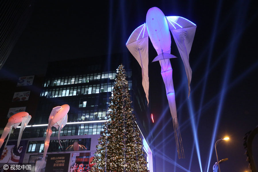 International light festival dazzles Shanghai