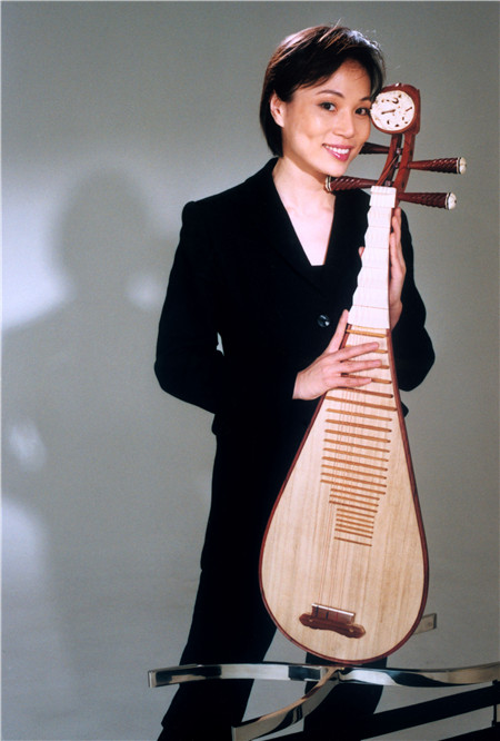 Pipa player Yang Jing is plucking new heartstrings