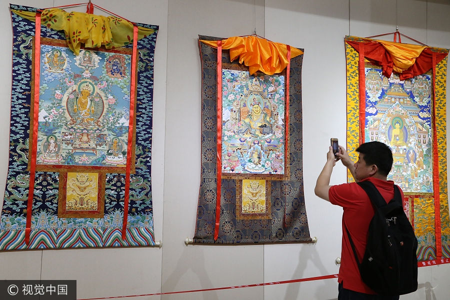 Thangka art exhibition held in Beijing